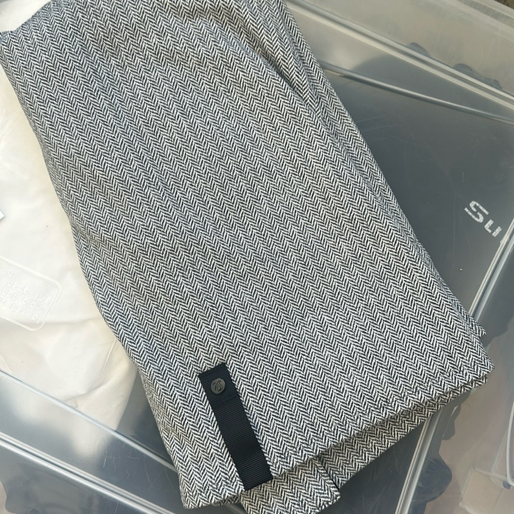 Lululemon scarf